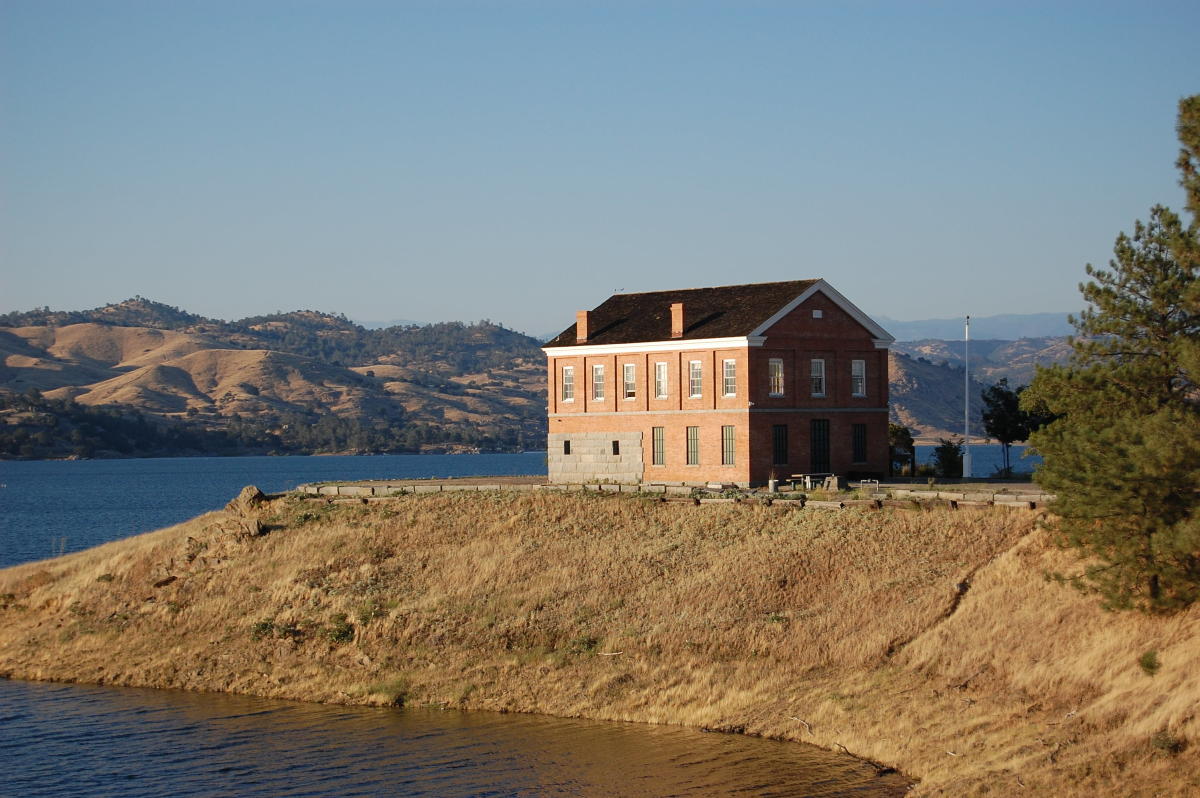 Millerton Lake Courthouse