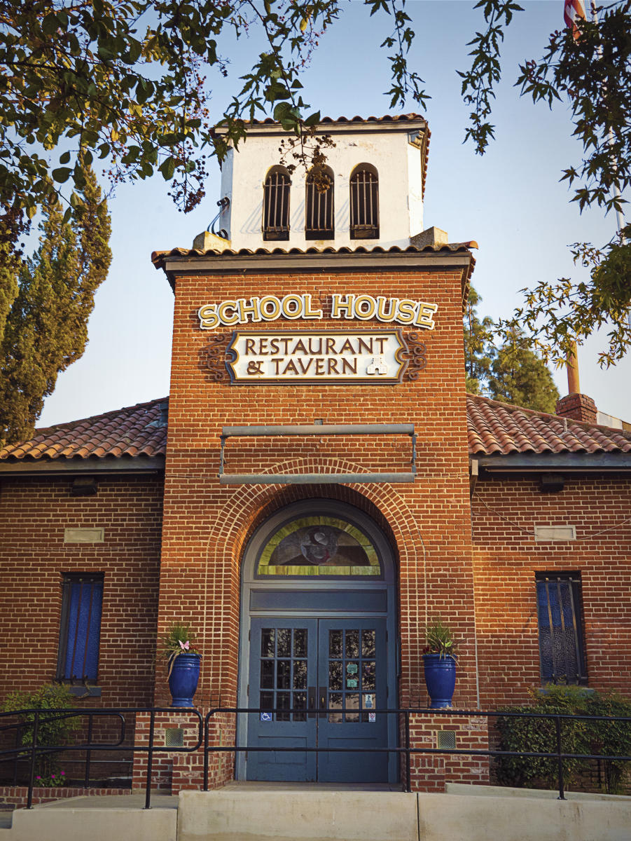 School House Restaurant & Tavern