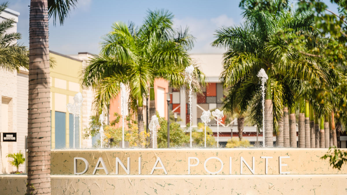 DANIA POINTE