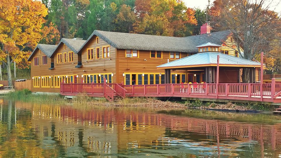 Bostwick Lake Inn