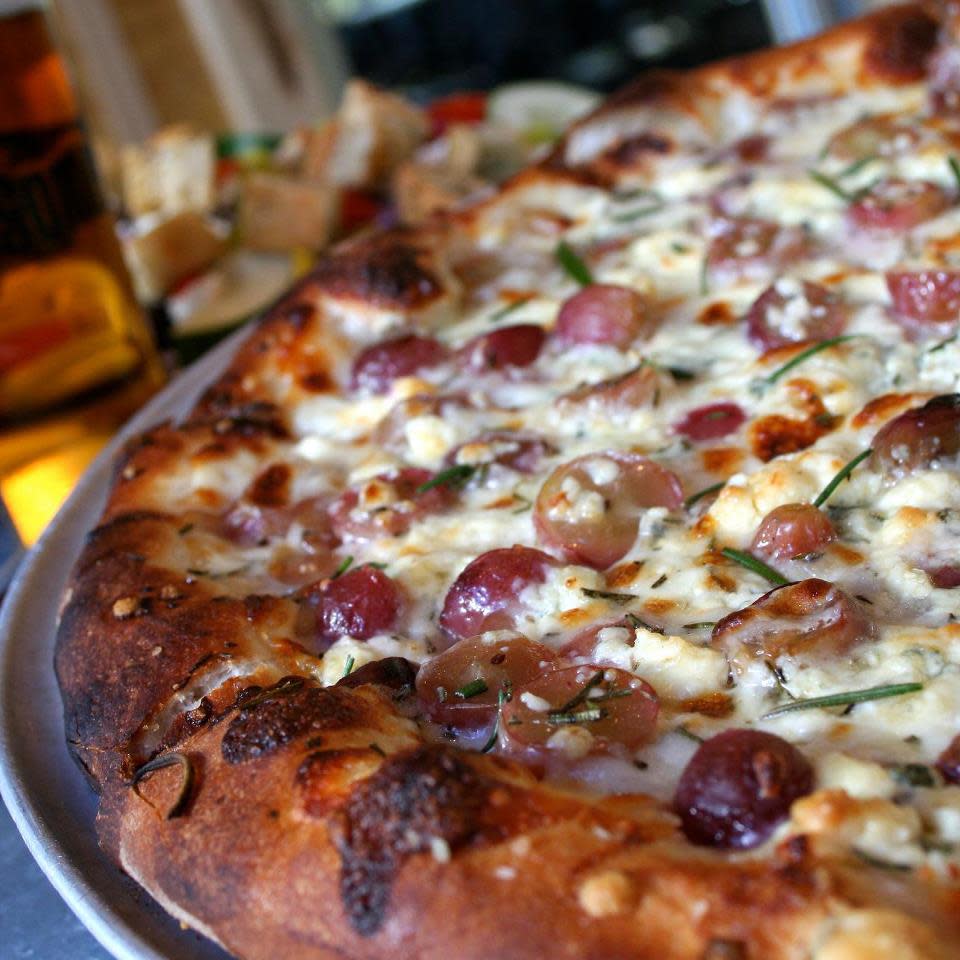 Pies & Pints Carmel IN, 46032