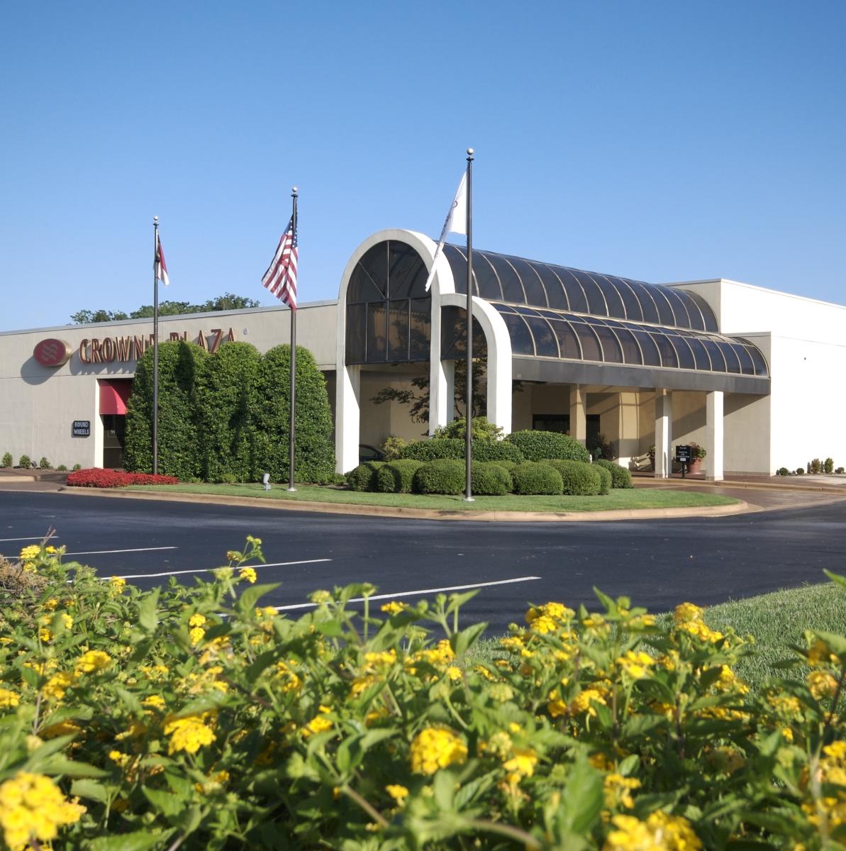Crowne Pointe Plaza