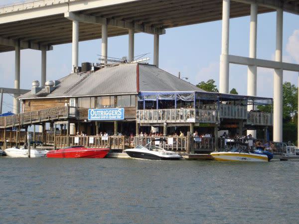 Outriggers Seafood Grill & Oyster Bar | Restaurants in ...