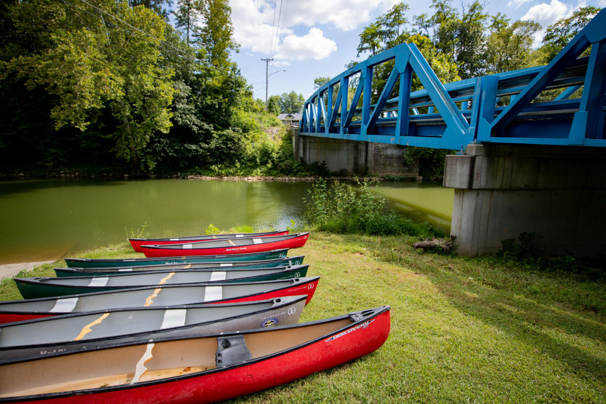 Cave Country Canoes