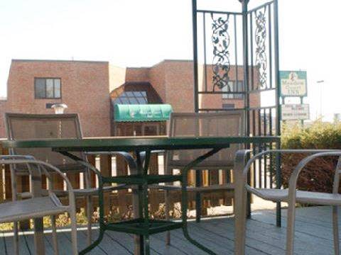 Meadow Court Inn