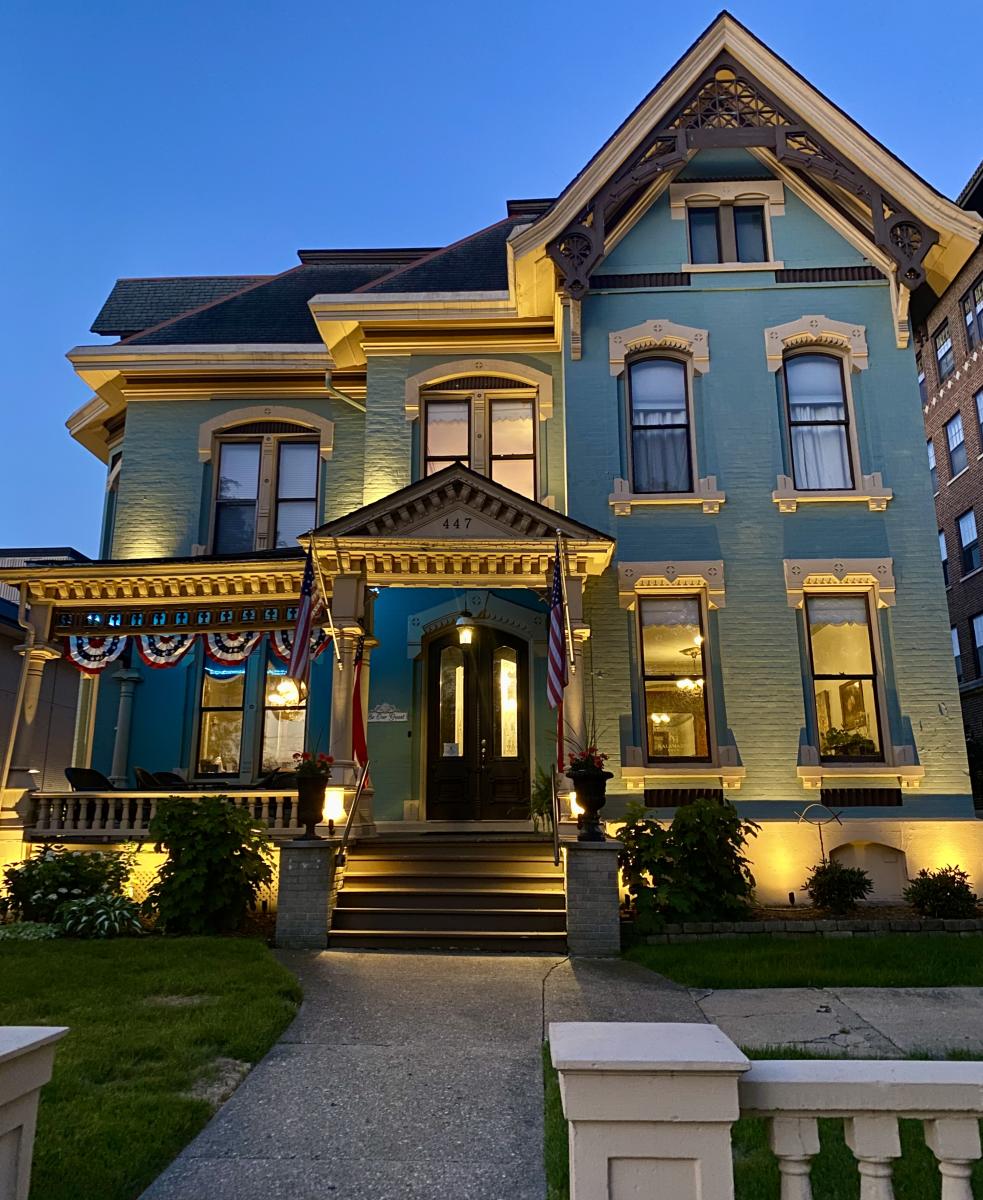 Kalamazoo House Bed & Breakfast