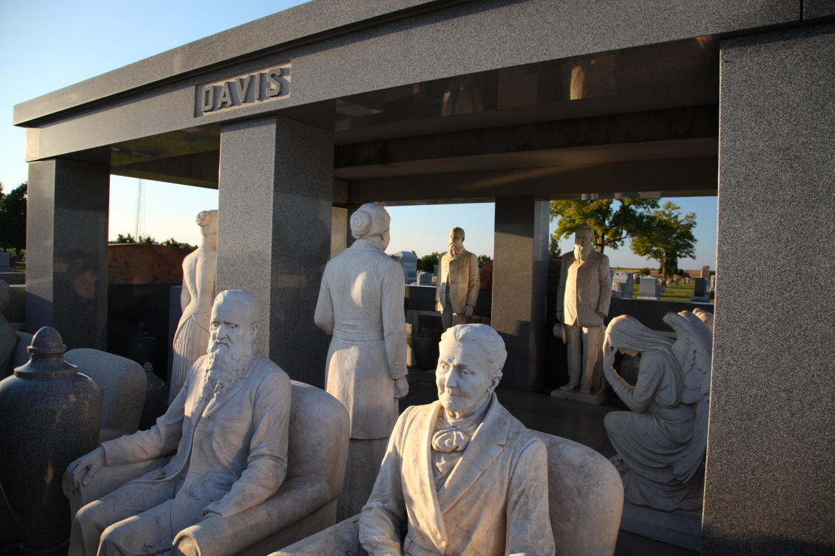 Davis Memorial Hiawatha KS, 66434