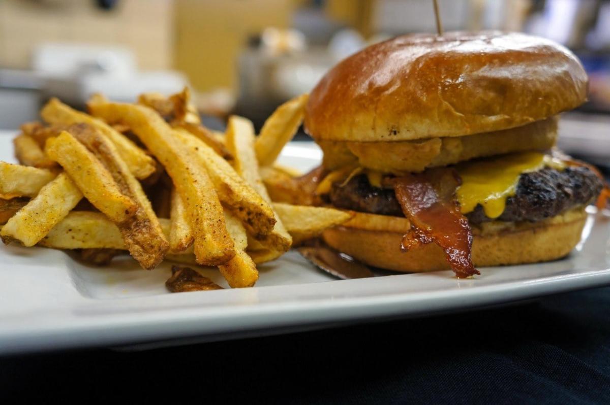 Airport Steak House Hutchinson KS, 67501