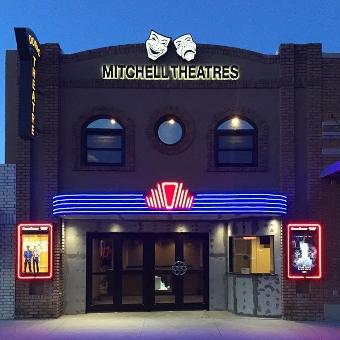 Doric Theatre Elkhart KS, 67950