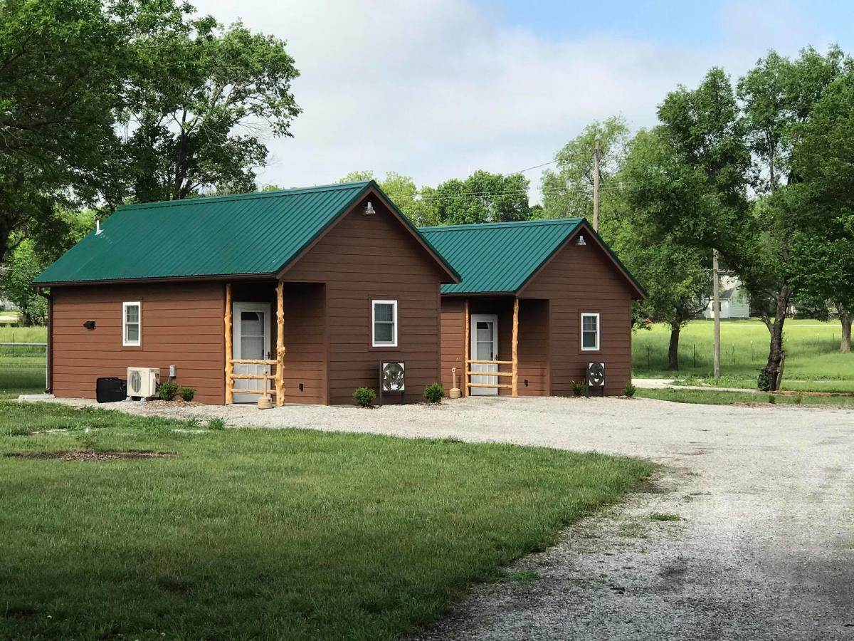 Buck's Cabins Howard KS, 67349