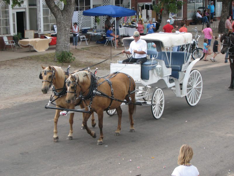 EJ Seibert Hitch and Stitch LLC Macksville KS, 675570216