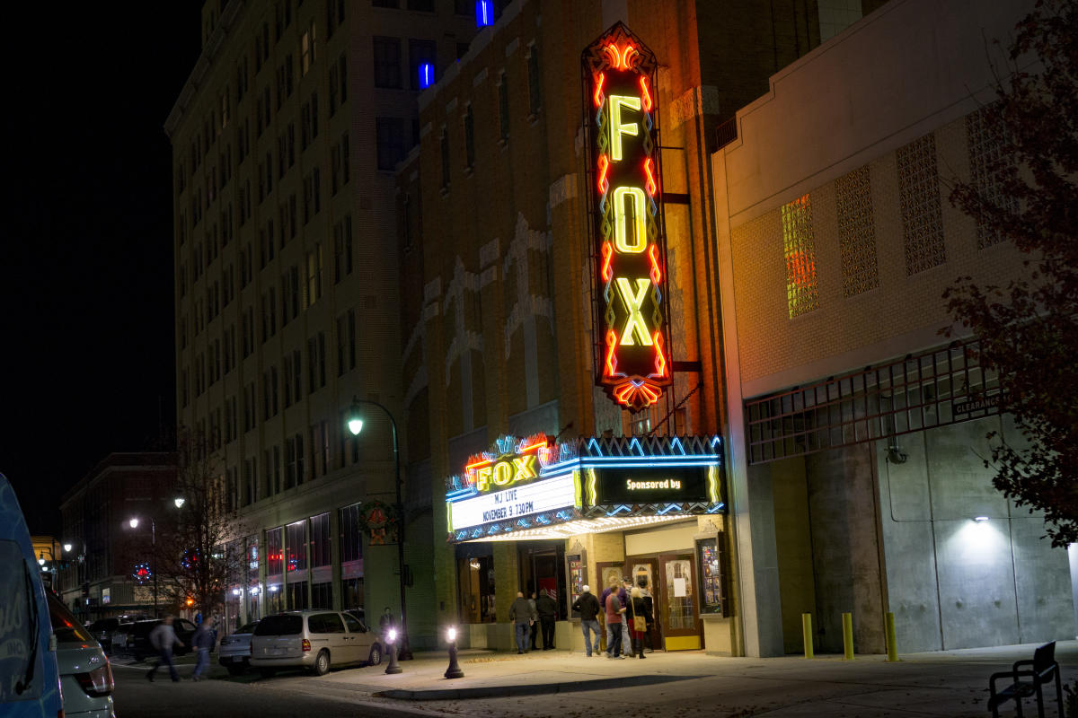 Hutchinson's Historic FOX Theatre Hutchinson KS, 67501