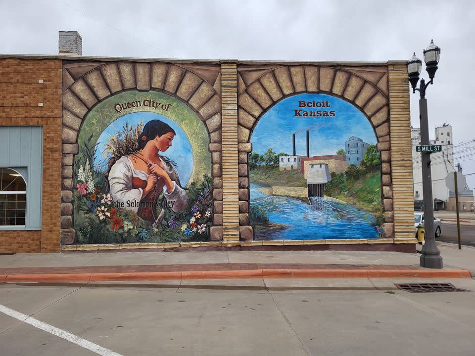 Waconda Trader Mill Street Mural Beloit KS, 67420