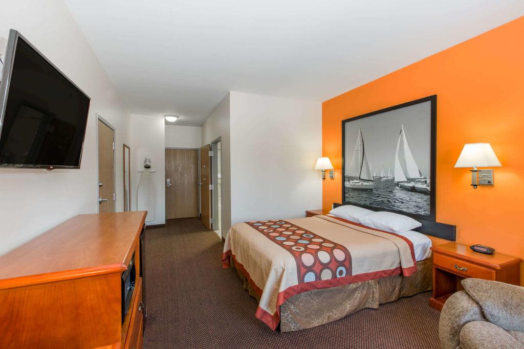 Super 8 Motel Salina KS, 67401