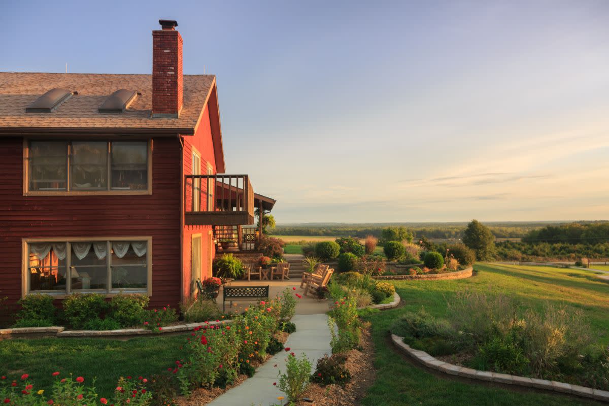 Cedar Crest Lodge Bed & Breakfast Pleasanton KS, 66075