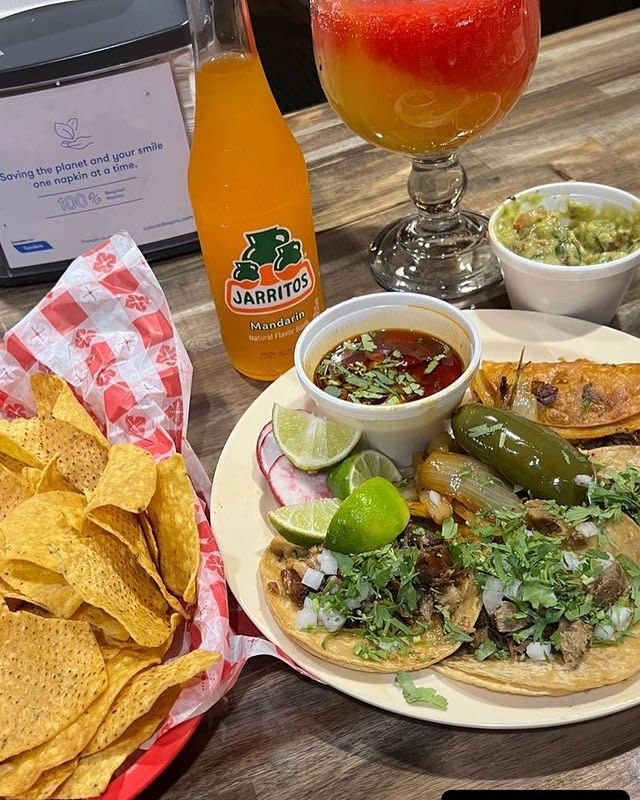 Taqueria La Nueva Overland Park KS, 66213