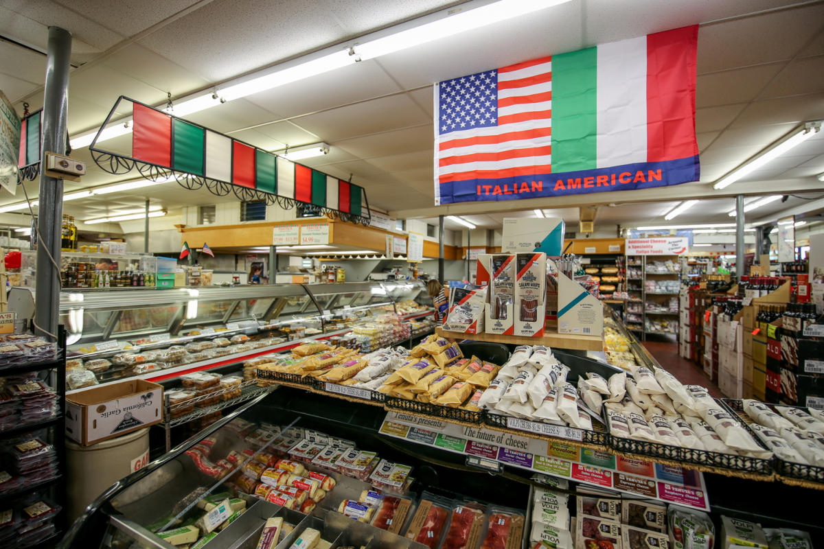 Tenuta's Delicatessen and Liquors Kenosha, WI