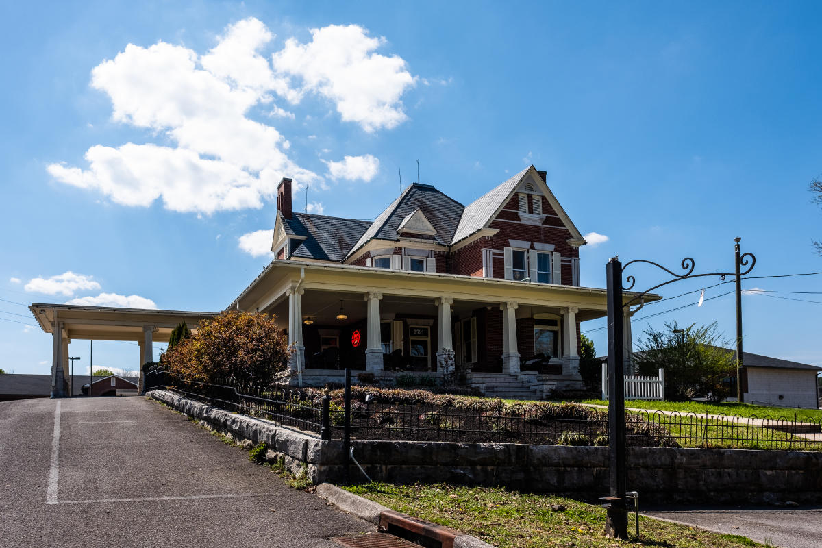 Weigel House & Cruze Farm Creamery