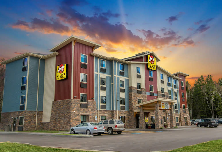 Place Hotel Huntersville  28078