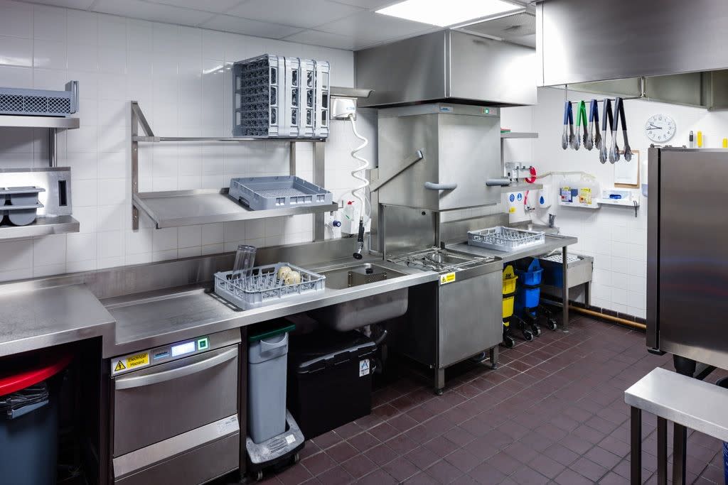 Steward/Dishwasher at LEPFA