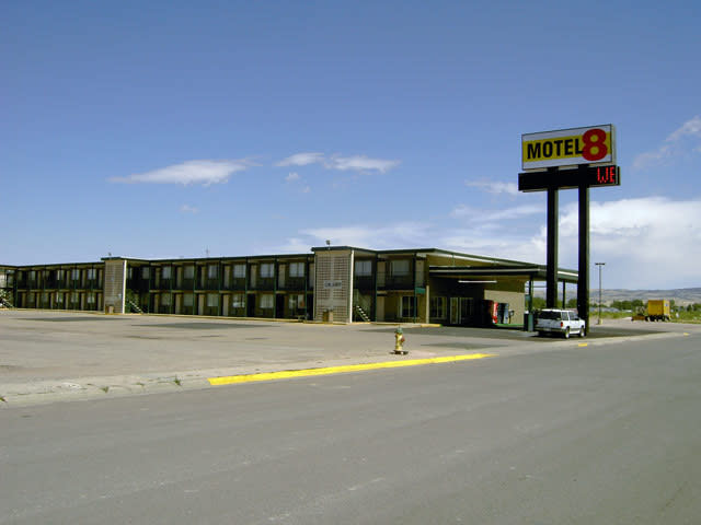 Motel 8