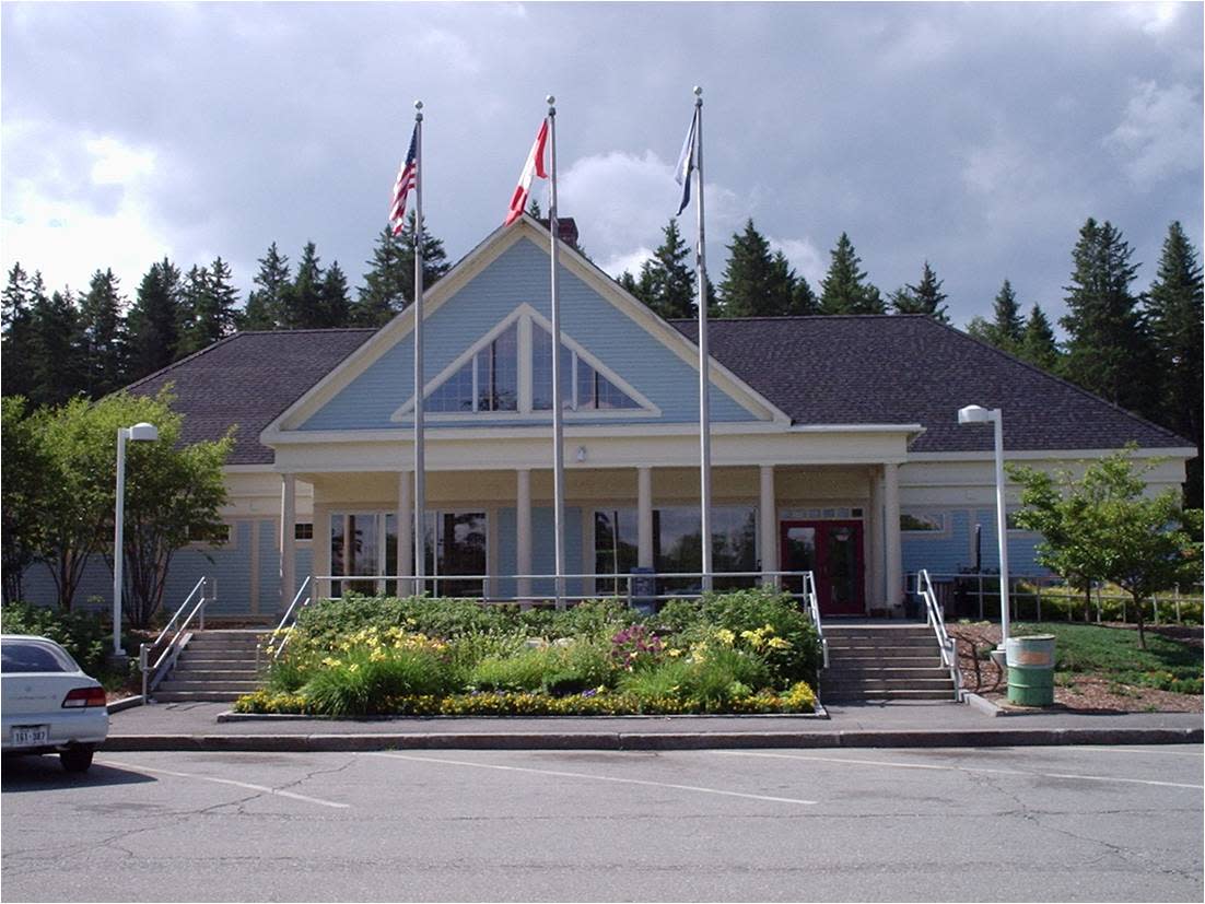 Maine Visitor Information Center Hampden North