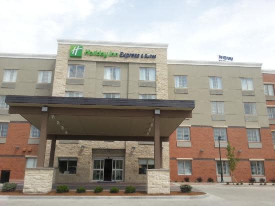 Holiday Inn Express Suites