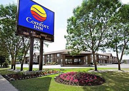 airport inn comfort winnipeg exhibition river near