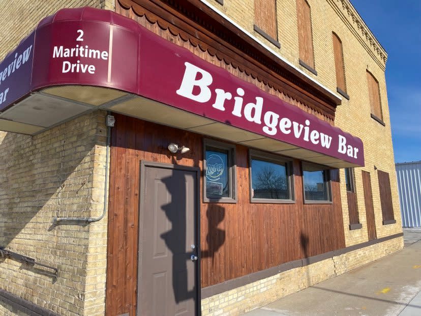 Bridgeview Bar