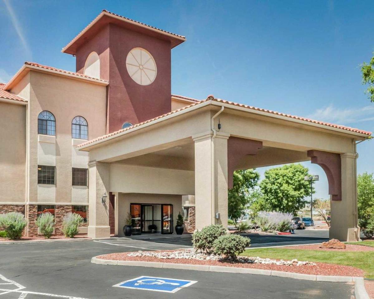 Quality Inn & Suites Albuquerque, NM 87121