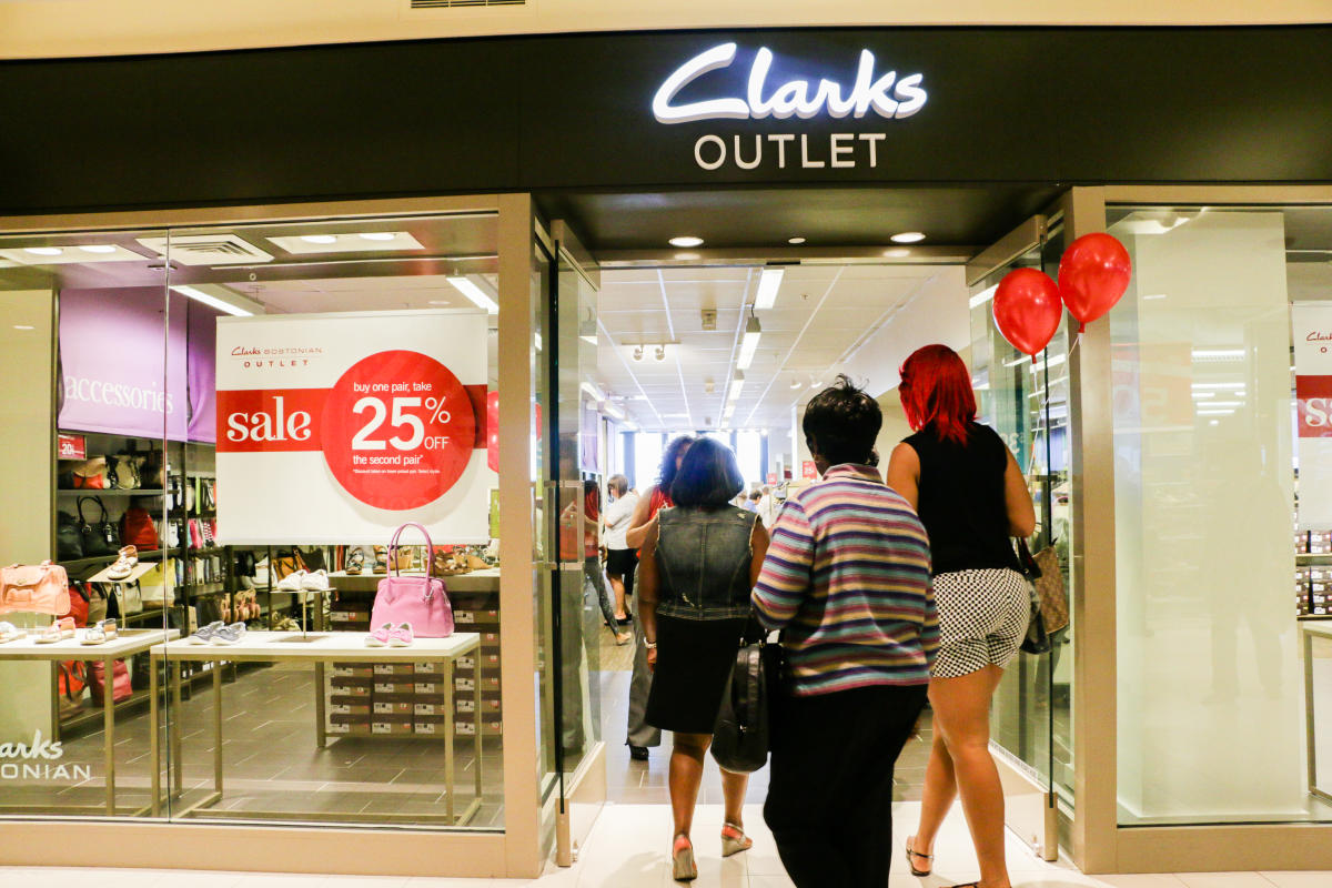 clarks on sale at the outlet