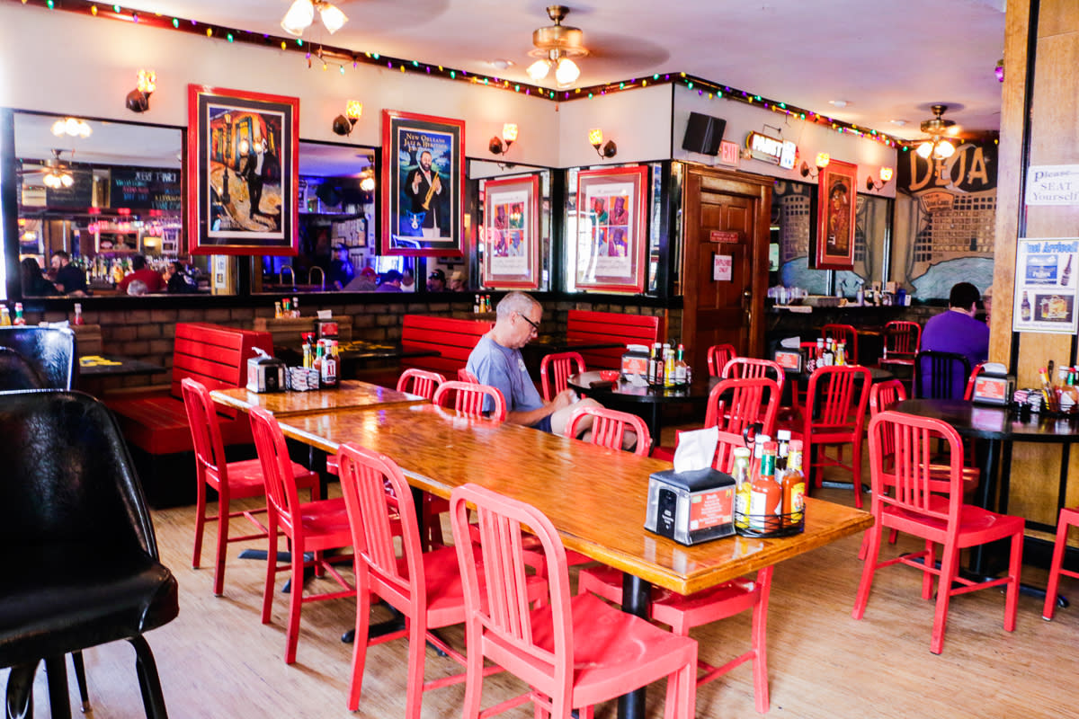 de ja vu bar in montclair hiring
