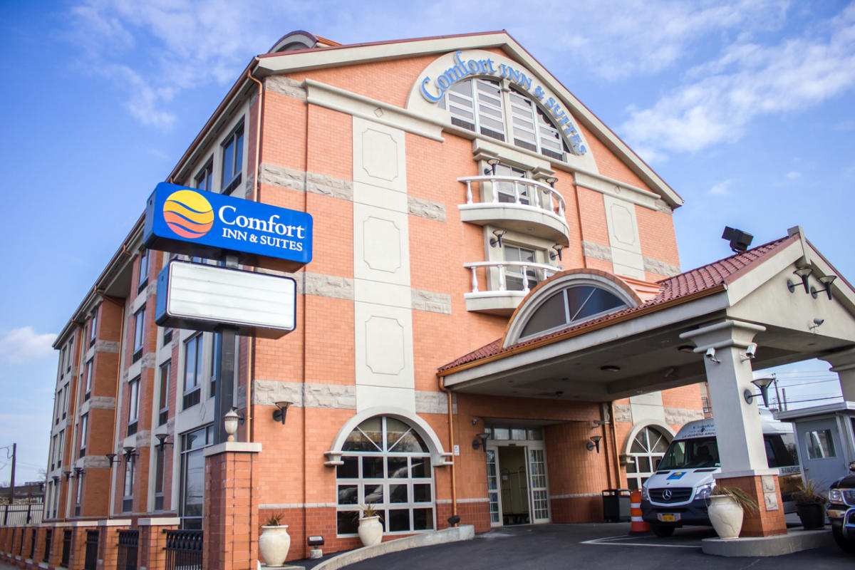 Comfort Inn and Suites Airport Maspeth, NY 11378