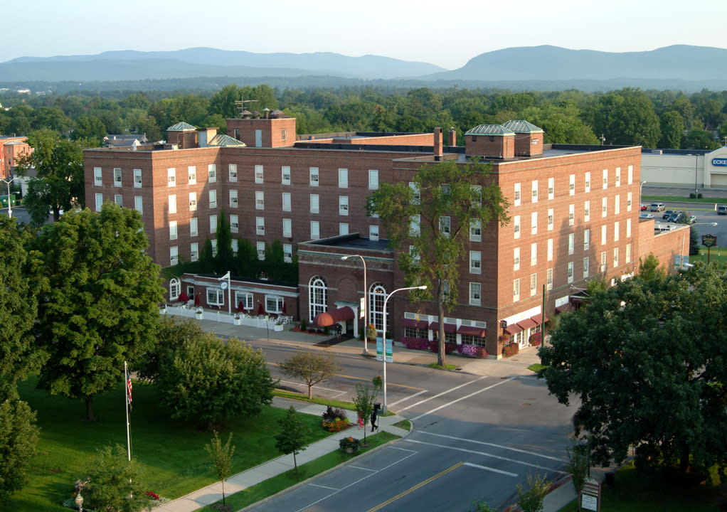 Queensbury Hotel Glens Falls, NY 12801