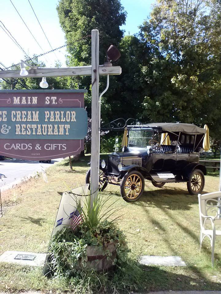 Main Street Ice Cream Parlor & Restaurant Chestertown, NY 12817