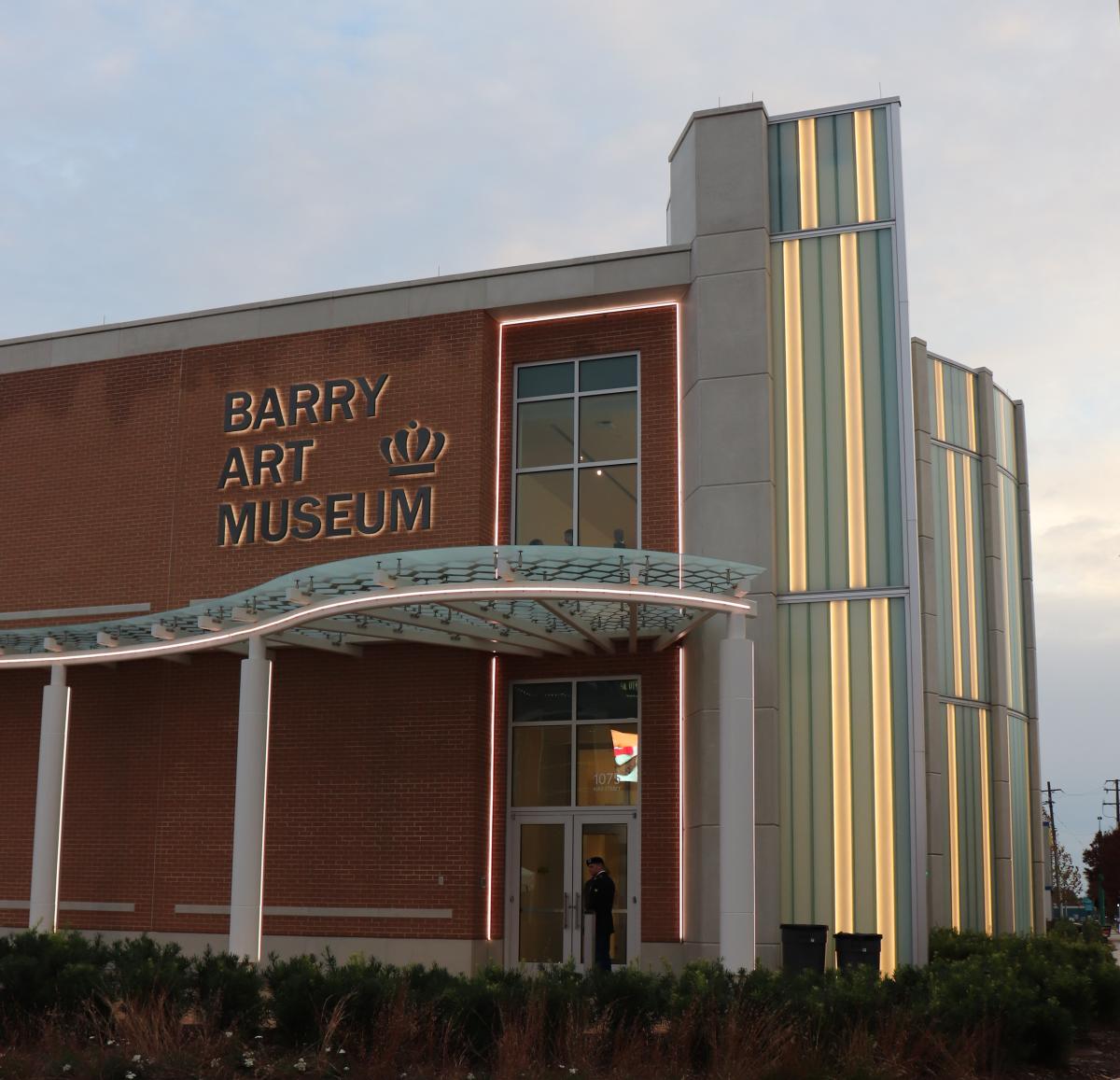Barry Art Museum Facebook 10000 Noches
