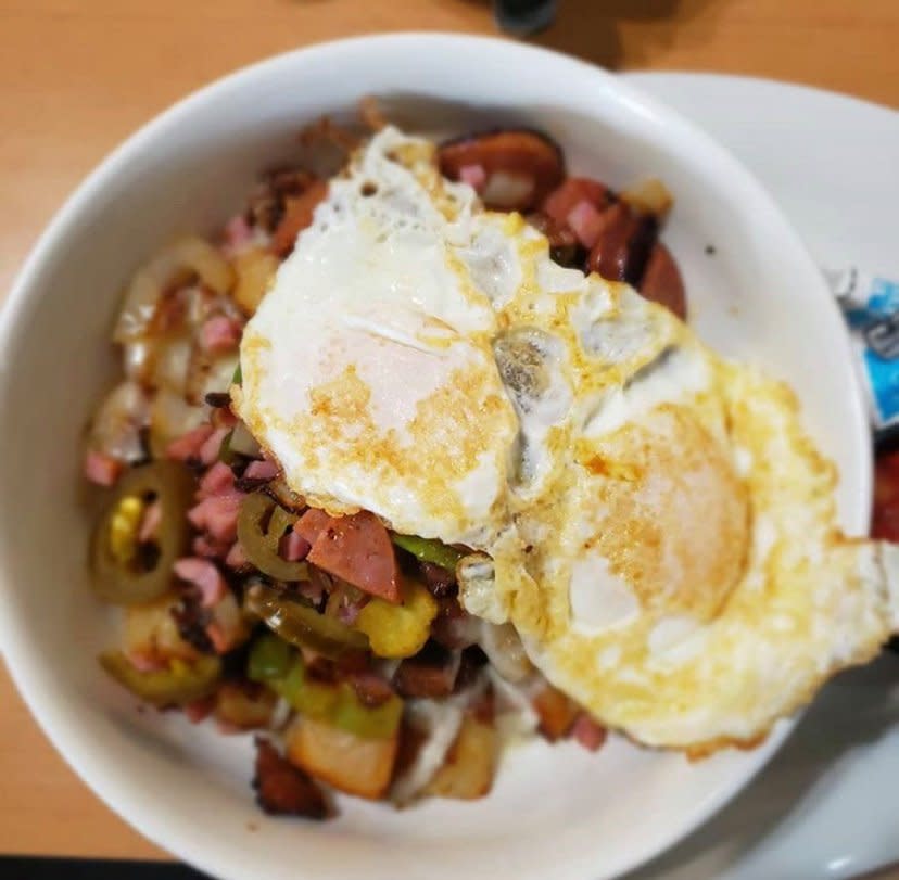 Eggs Up Grill Main St.