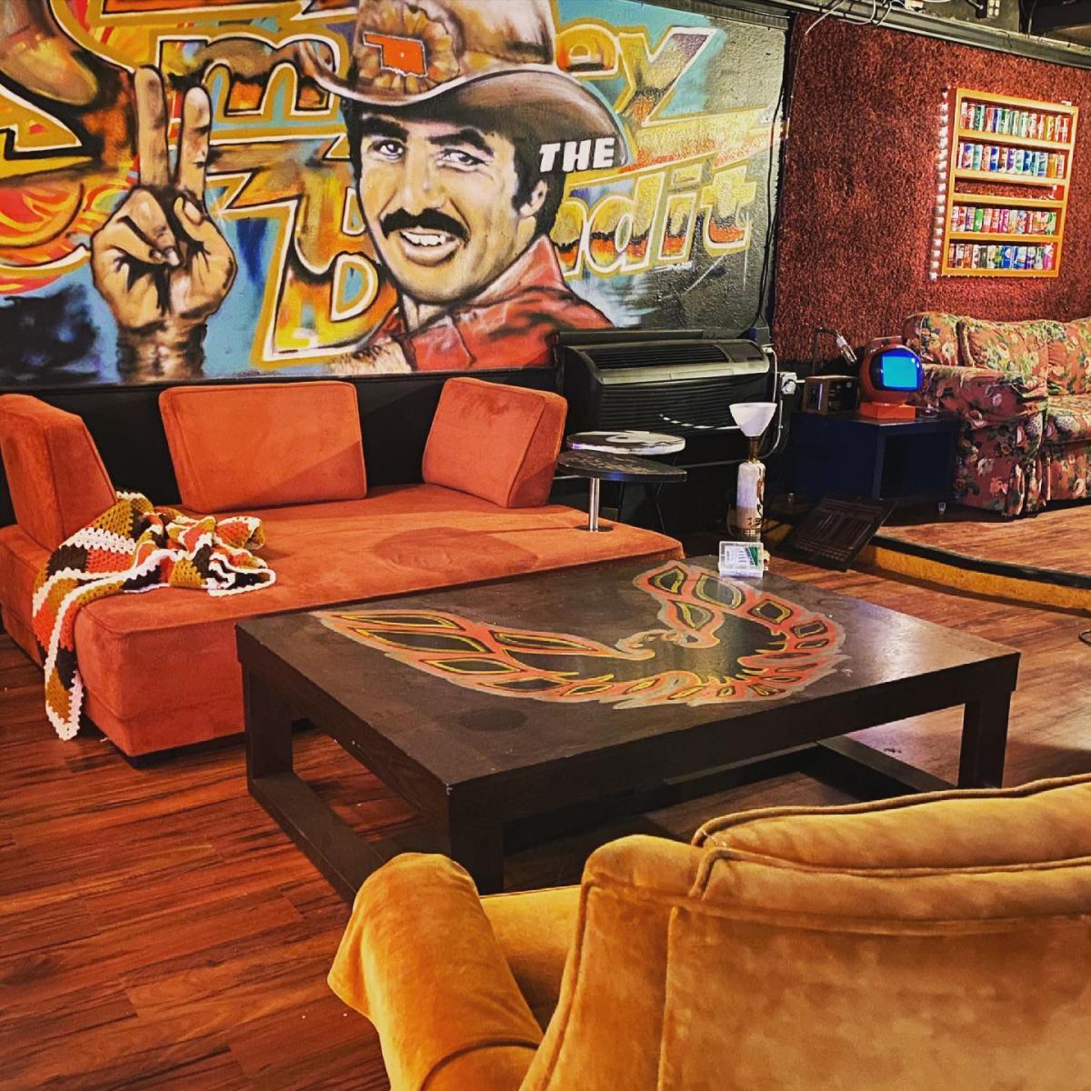 Lamp Post Lounge