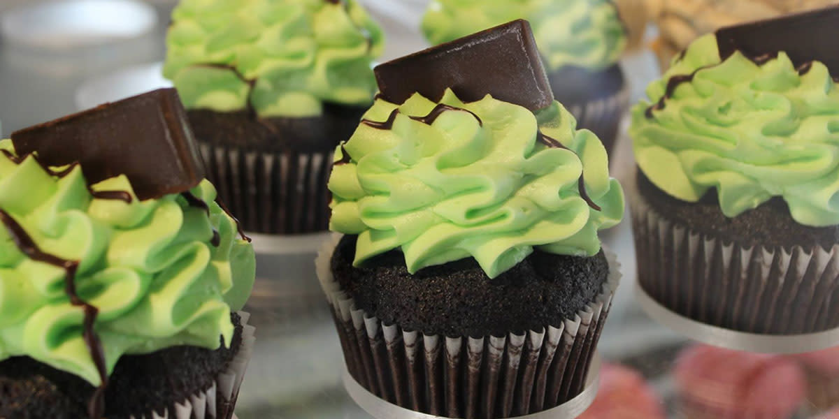 Jones Bros Cupcakes Lakeside Omaha, NE 68130