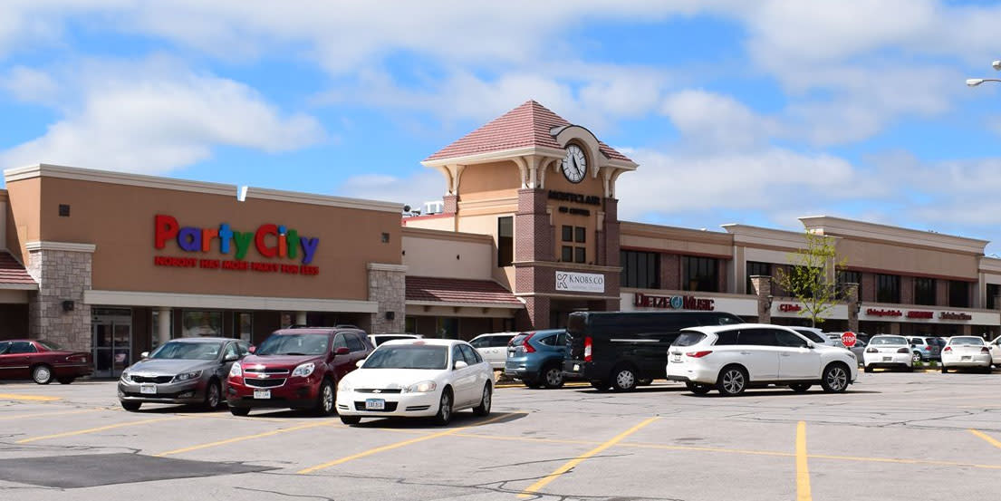 Montclair on Center Omaha, NE 68144