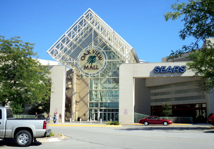 Oak View Mall Omaha, NE 68144
