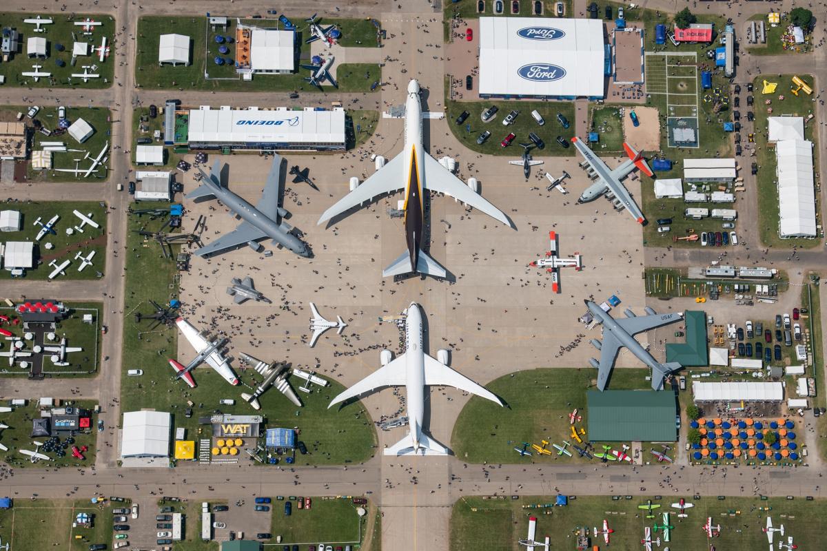 Oshkosh Airventure 2025 Live Video Elena Maurizia