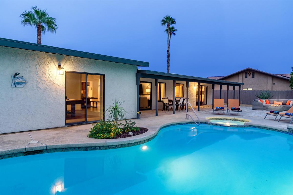 Sagebrush in the Sun Private ResortStyle Yard! 4bd/2ba. Hosted by