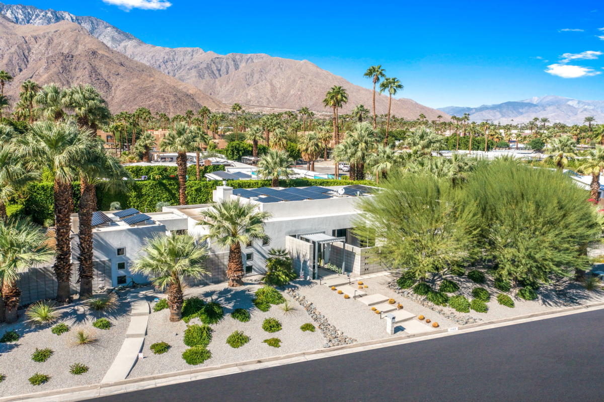 Mid century house with a contemporary flair