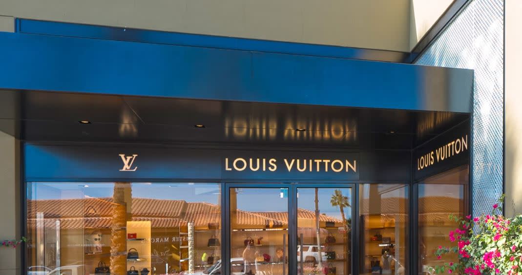 Louis Vuitton Epi Caramel Brown 45, Luxury, Bags & Wallets on Carousell