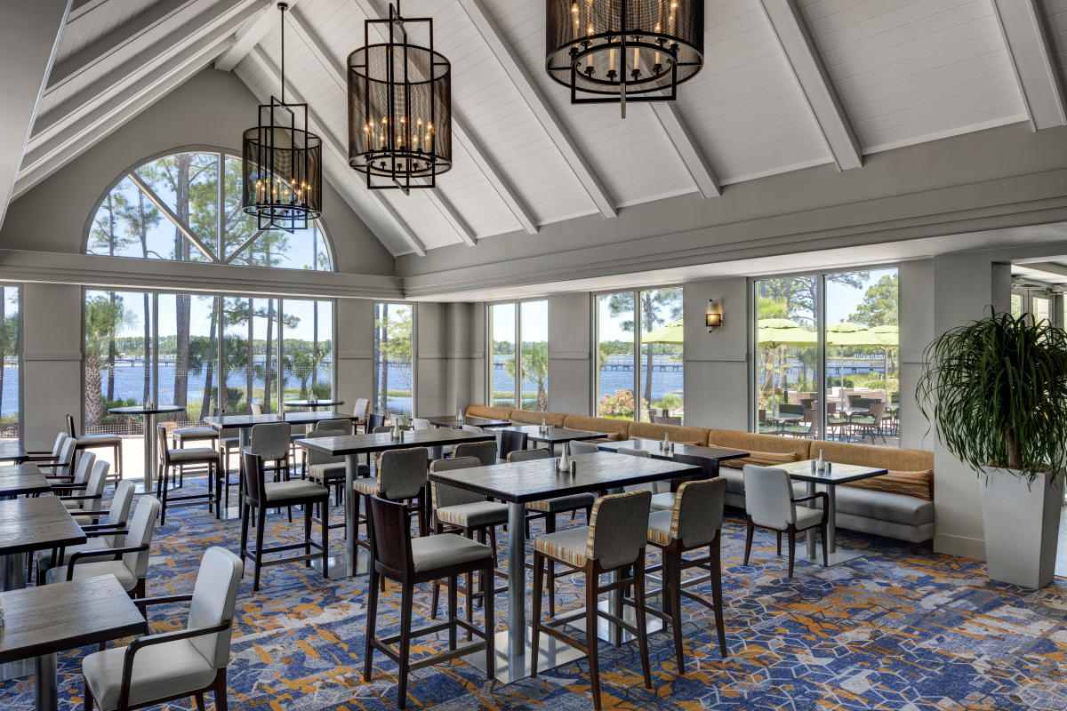 Tides Restaurant & Lounge at Bluegreen’s Bayside Resort & Spa Panama