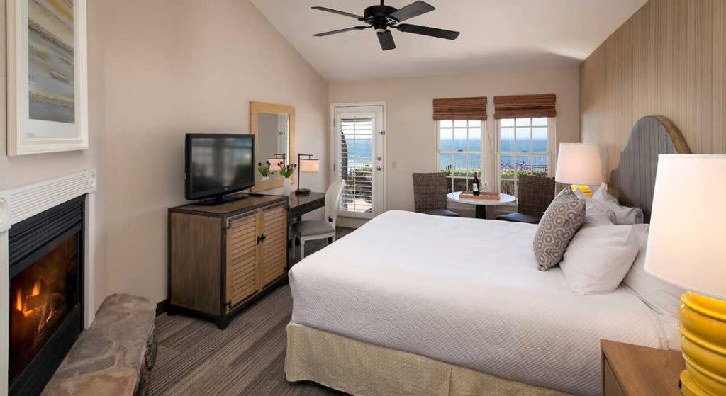 Cottage Inn By The Sea