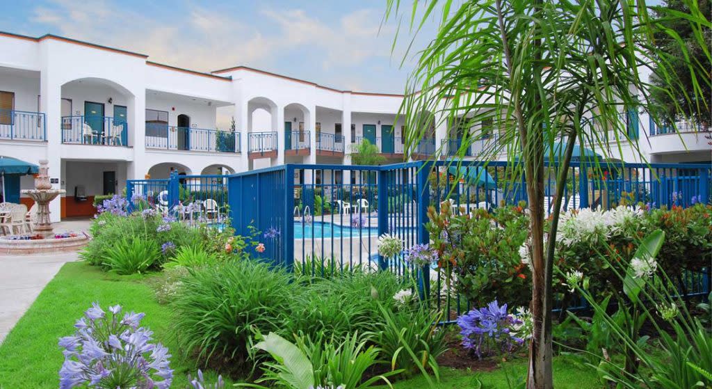 Oxford Suites