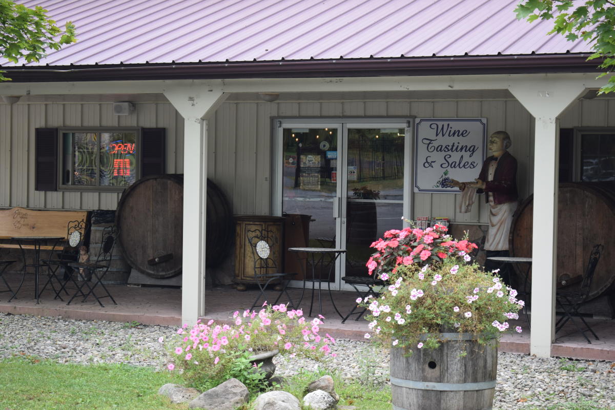 Sorrenti Cherry Valley Vineyards Saylorsburg, PA 18353