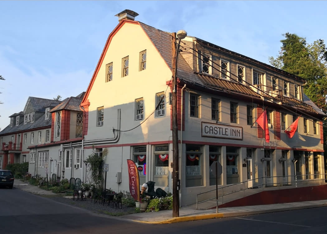 Castle Inn The Hall Castle Inn Delaware Water Gap  18327